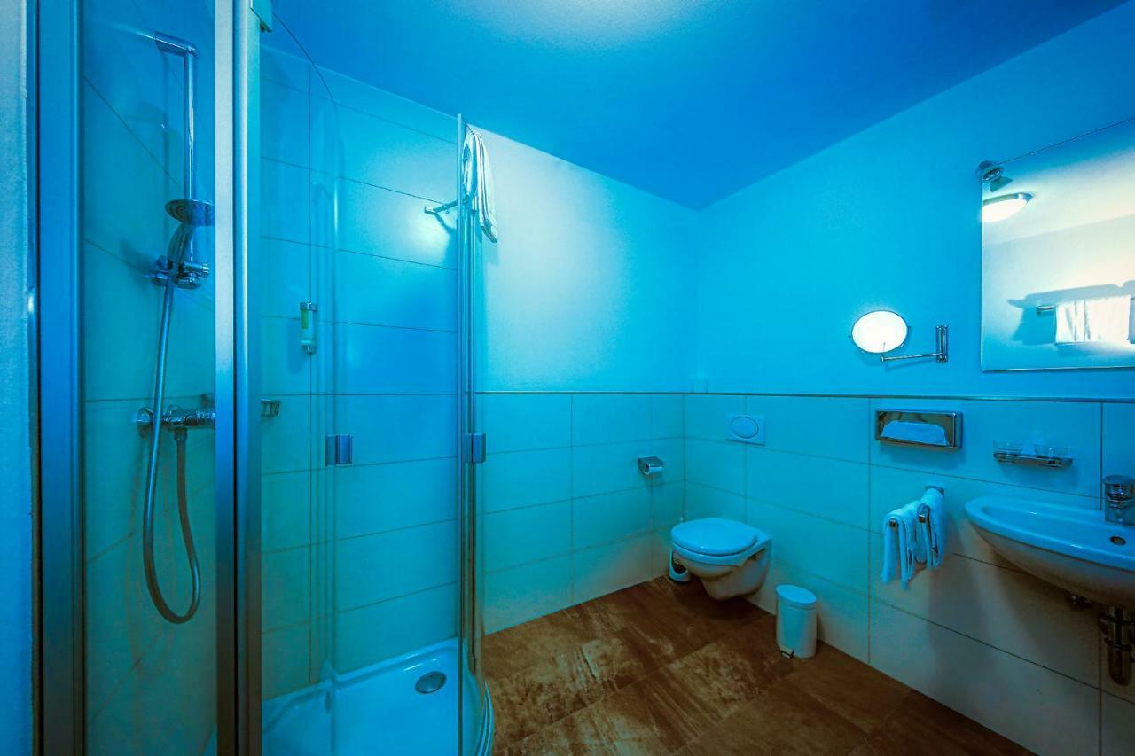 Hotel Linde Pfalz Silz  Экстерьер фото