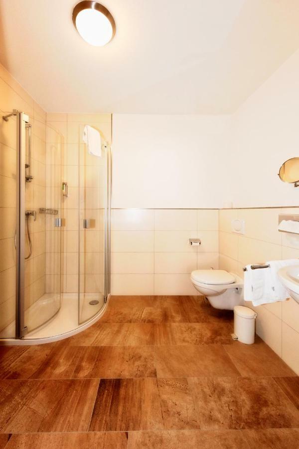Hotel Linde Pfalz Silz  Экстерьер фото