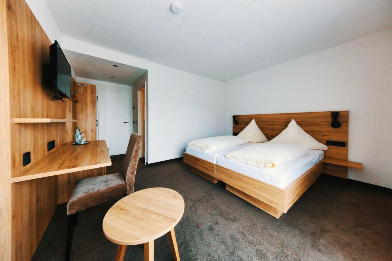 Hotel Linde Pfalz Silz  Экстерьер фото