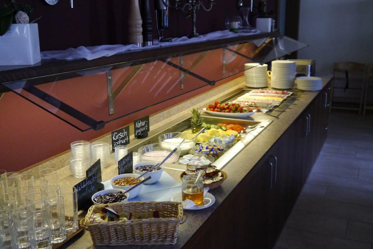 Hotel Linde Pfalz Silz  Экстерьер фото
