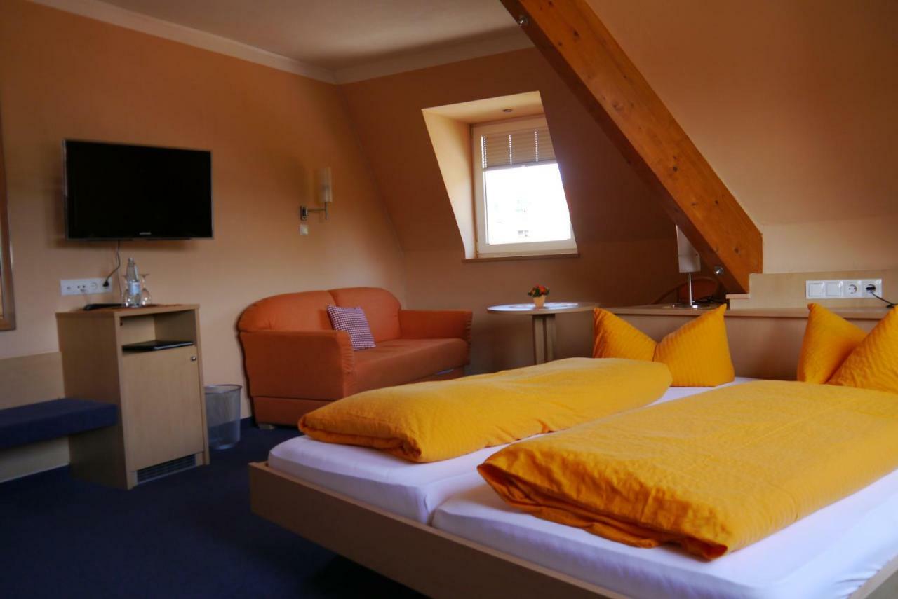 Hotel Linde Pfalz Silz  Экстерьер фото