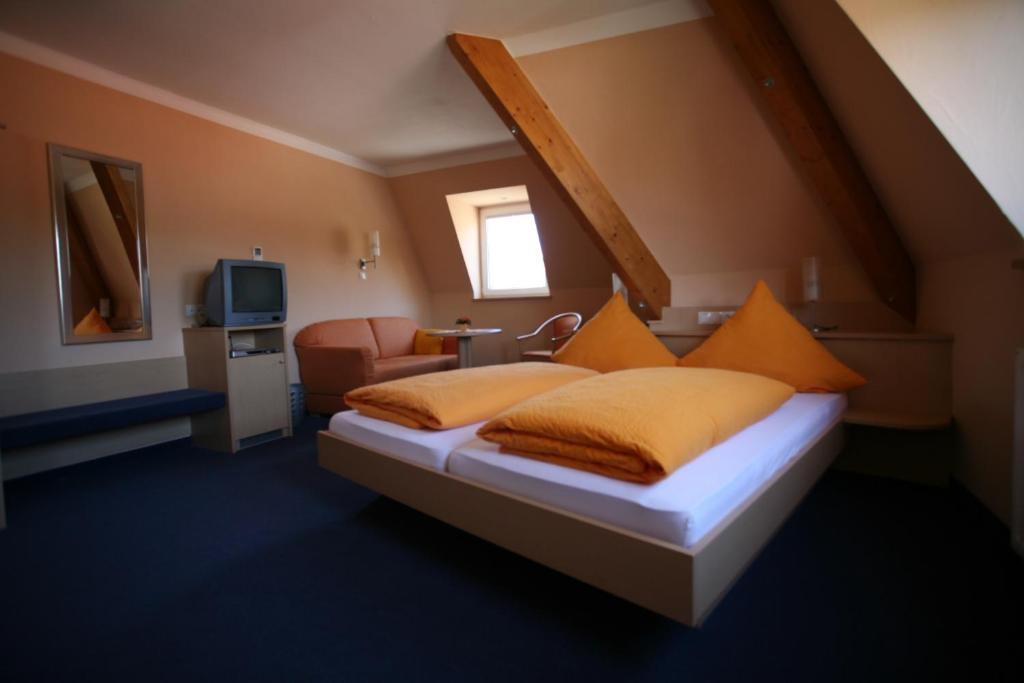 Hotel Linde Pfalz Silz  Экстерьер фото